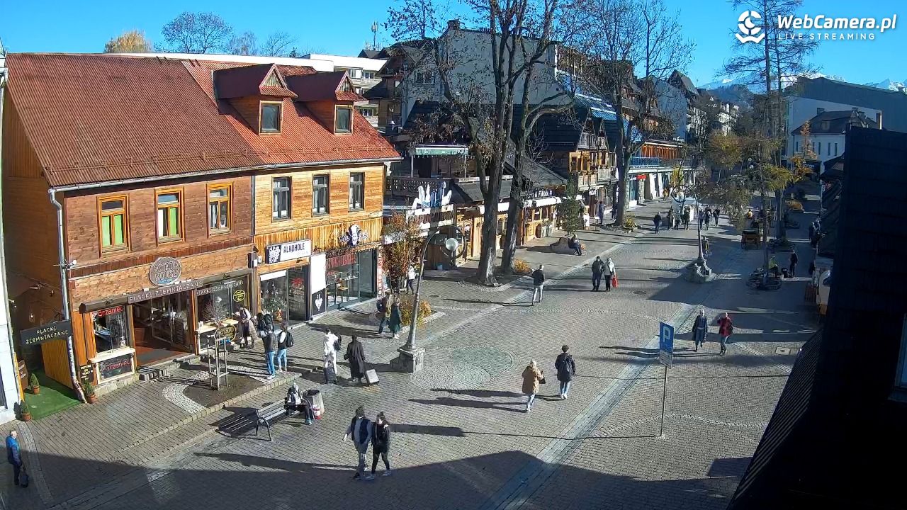 Krupówki Dolne - widok na deptak - 05 listopad 2025, 12:39