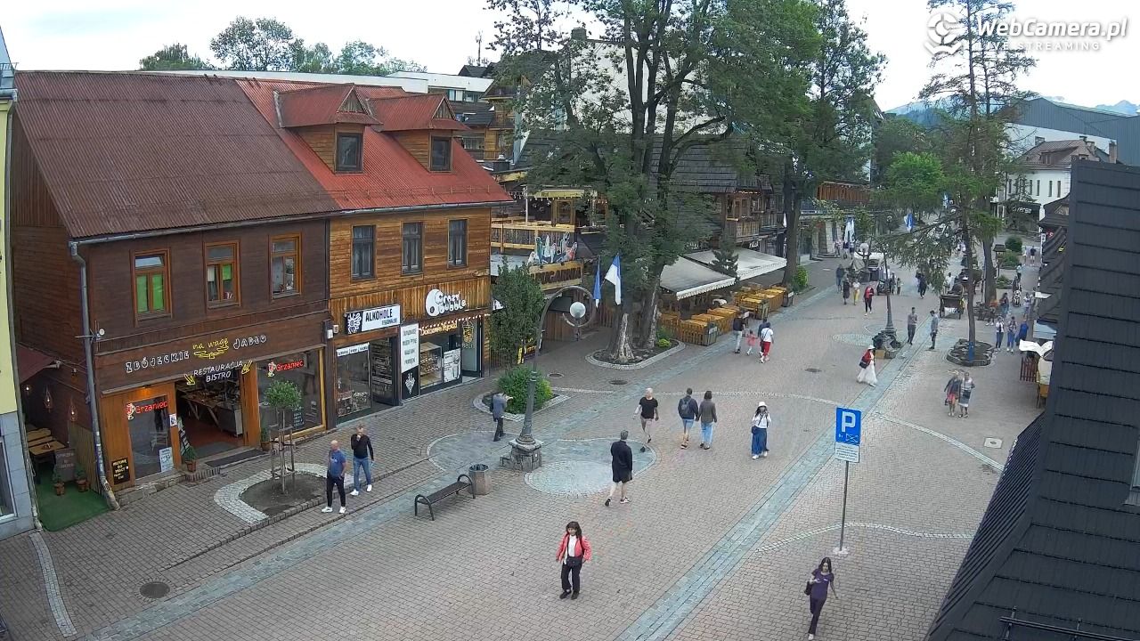 Krupówki Dolne - widok na deptak - 08 czerwiec 2025, 10:14