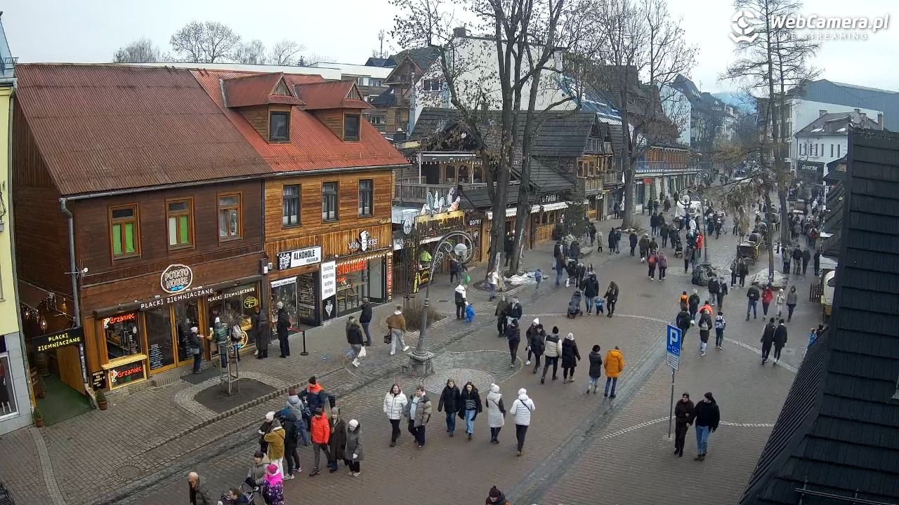 Krupówki Dolne - widok na deptak - 21 grudzień 2025, 11:42