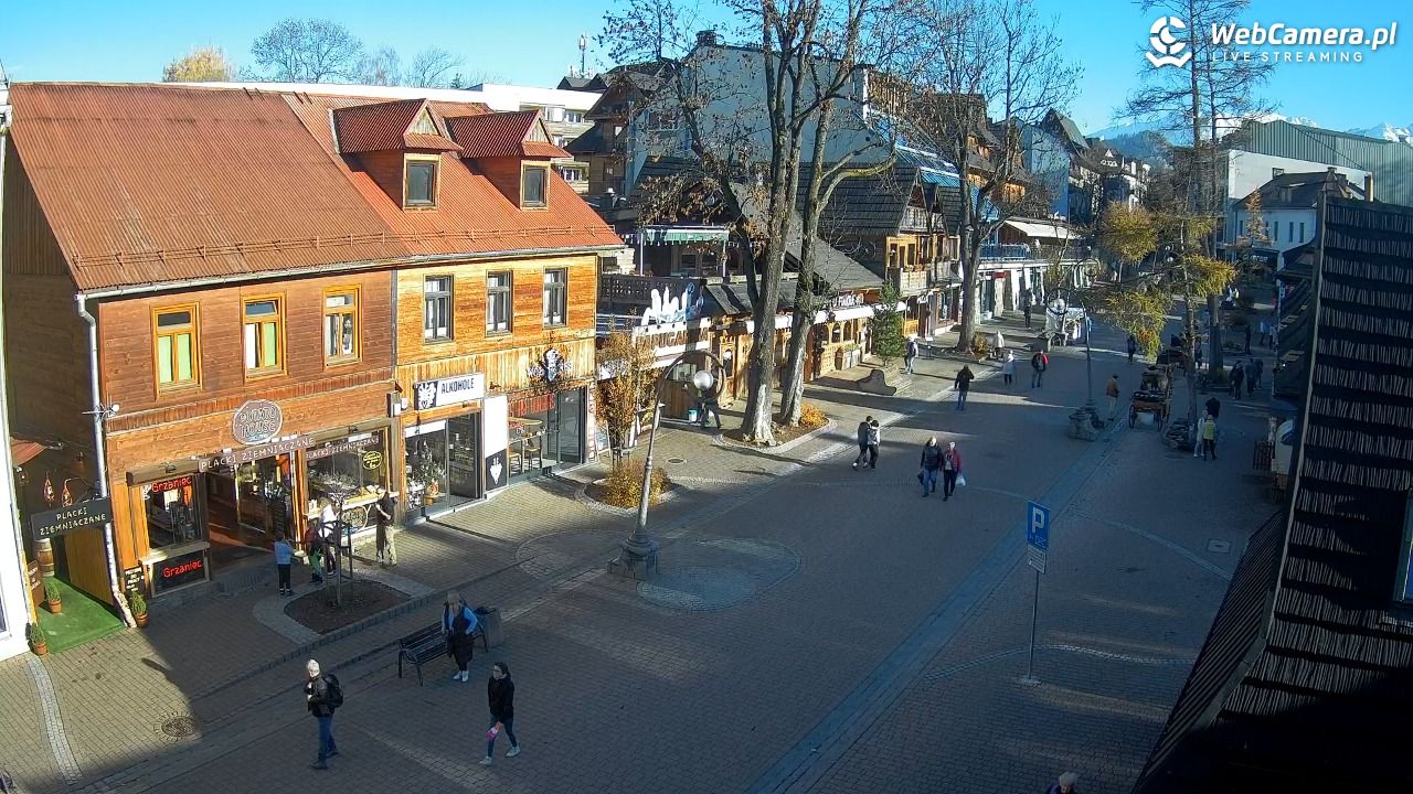 Krupówki Dolne - widok na deptak - 05 listopad 2025, 13:59