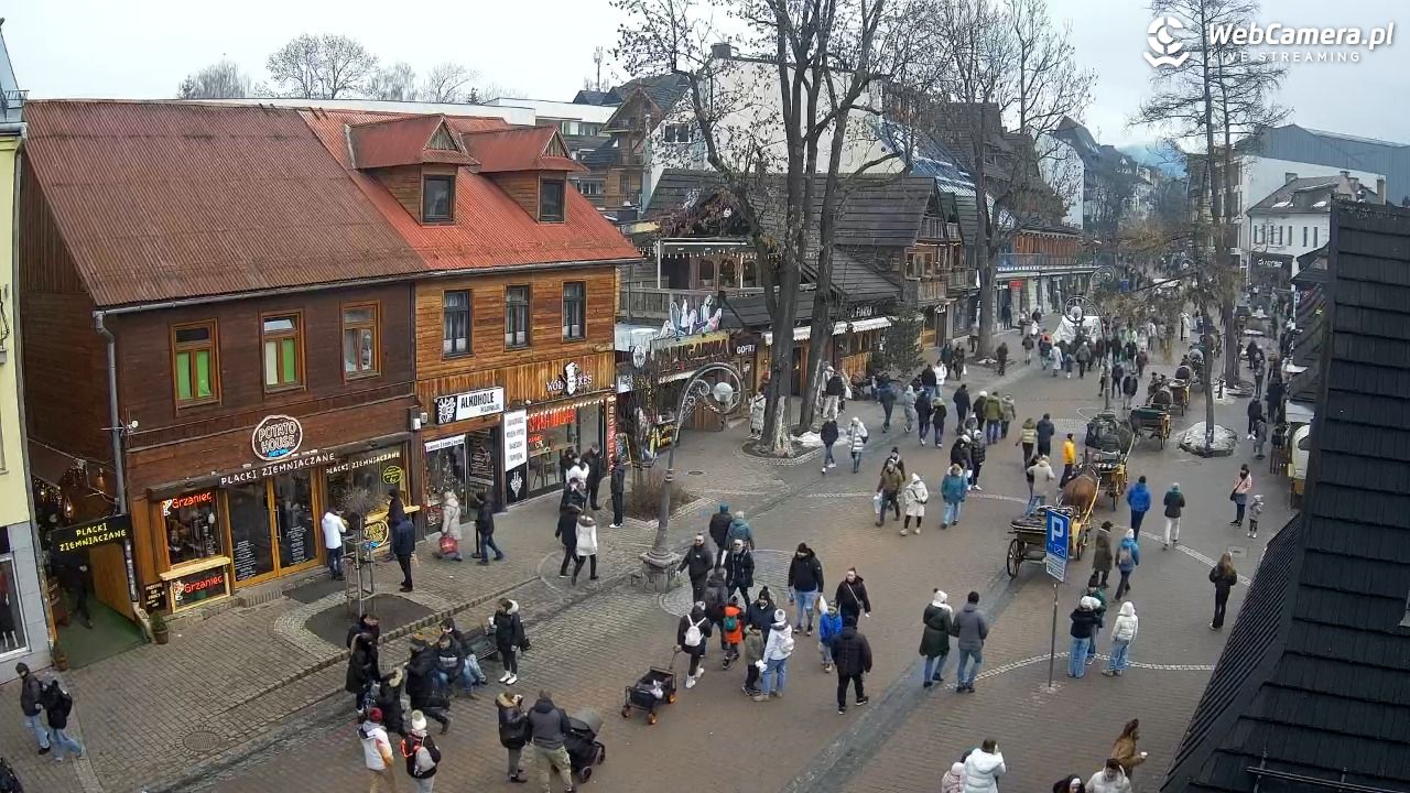 Krupówki Dolne - widok na deptak - 21 grudzień 2025, 12:03