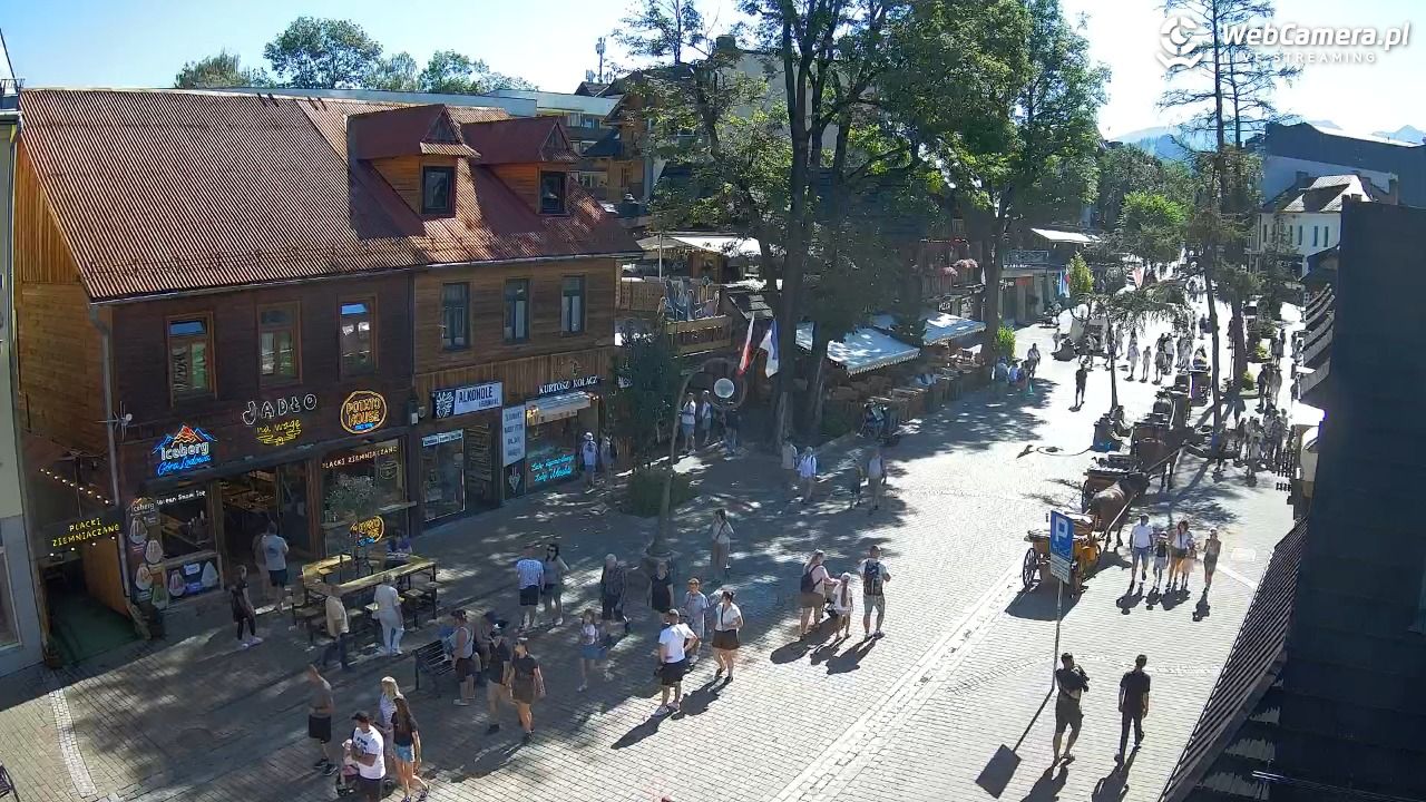 Krupówki Dolne - widok na deptak - 15 sierpień 2026, 10:33