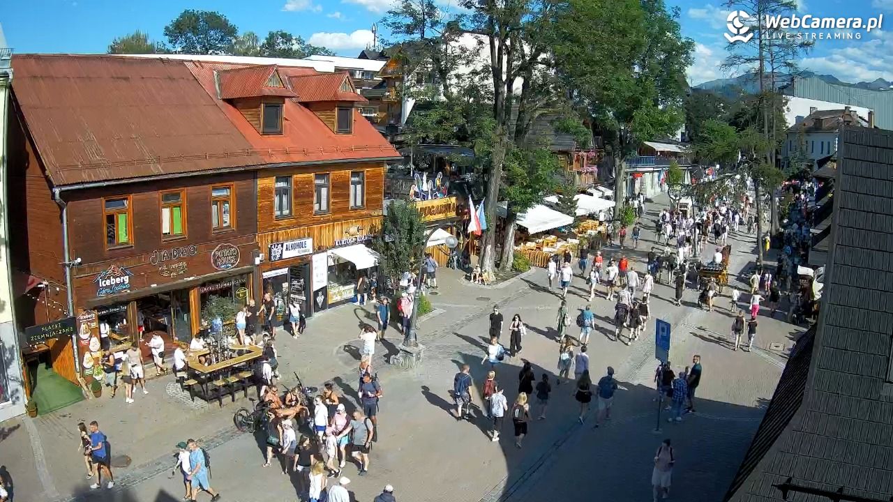 Krupówki Dolne - widok na deptak - 15 sierpień 2026, 16:38