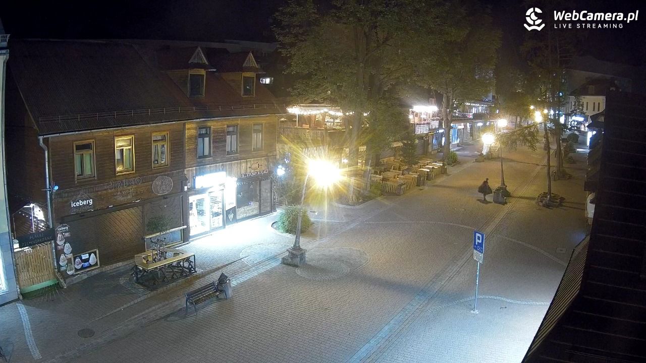 Krupówki Dolne - widok na deptak - 25 czerwiec 2026, 23:12
