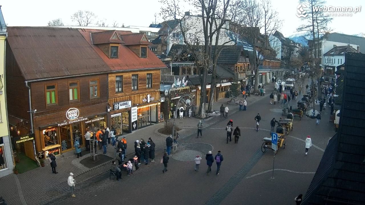 Krupówki Dolne - widok na deptak - 22 grudzień 2025, 15:02