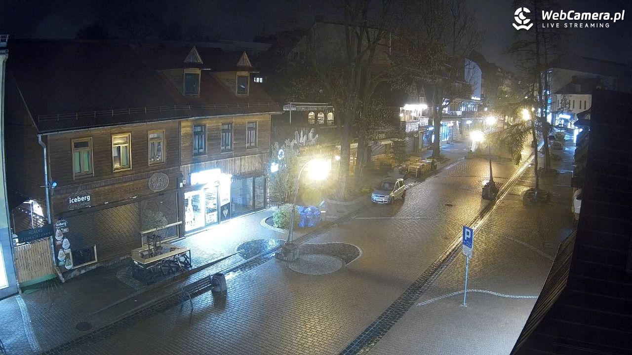 Krupówki Dolne - widok na deptak - 17 maj 2026, 22:45