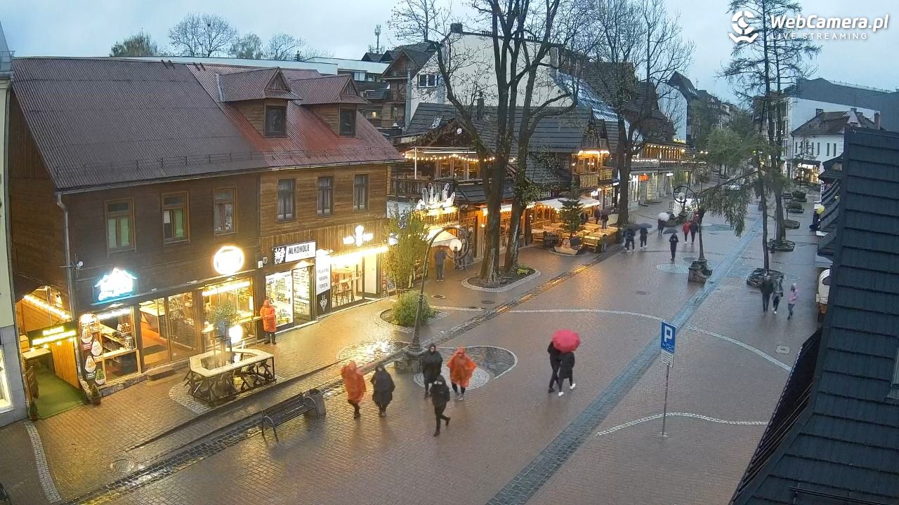 Krupówki Dolne - widok na deptak - 16 maj 2026, 19:58