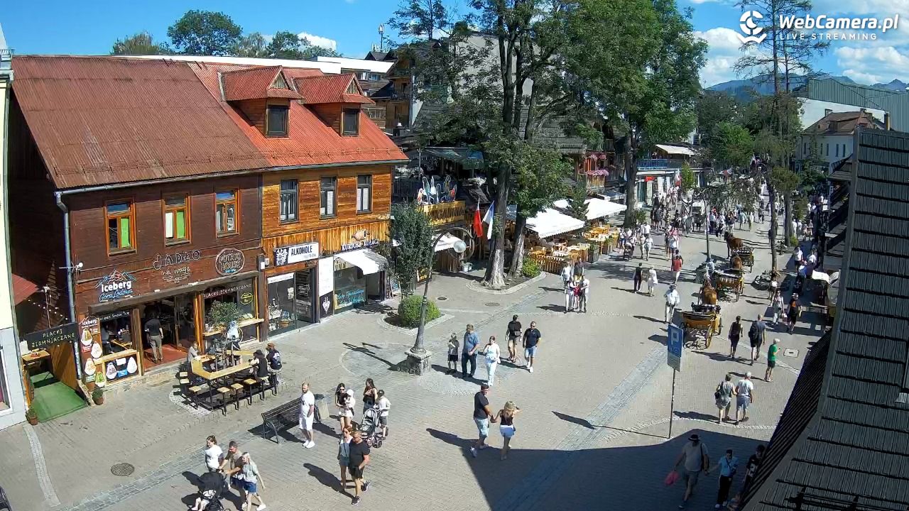 Krupówki Dolne - widok na deptak - 15 sierpień 2026, 15:06