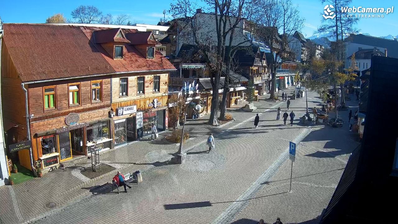 Krupówki Dolne - widok na deptak - 05 listopad 2025, 11:23