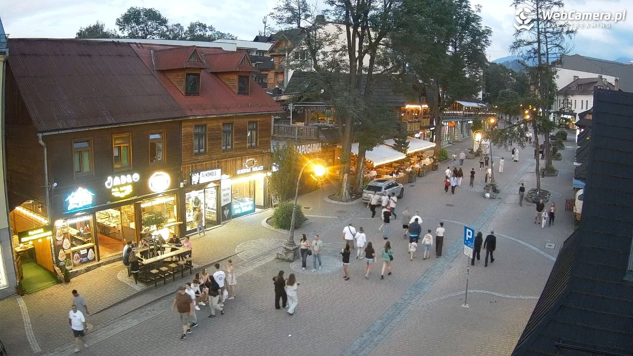 Krupówki Dolne - widok na deptak - 23 czerwiec 2026, 20:59