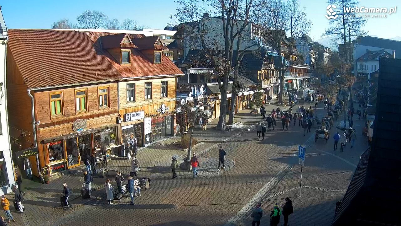 Krupówki Dolne - widok na deptak - 22 grudzień 2025, 12:06