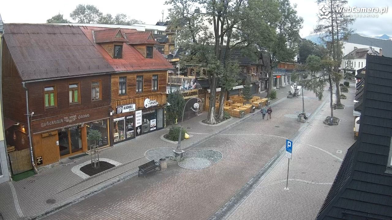 Krupówki Dolne - widok na deptak - 09 wresień 2025, 06:44