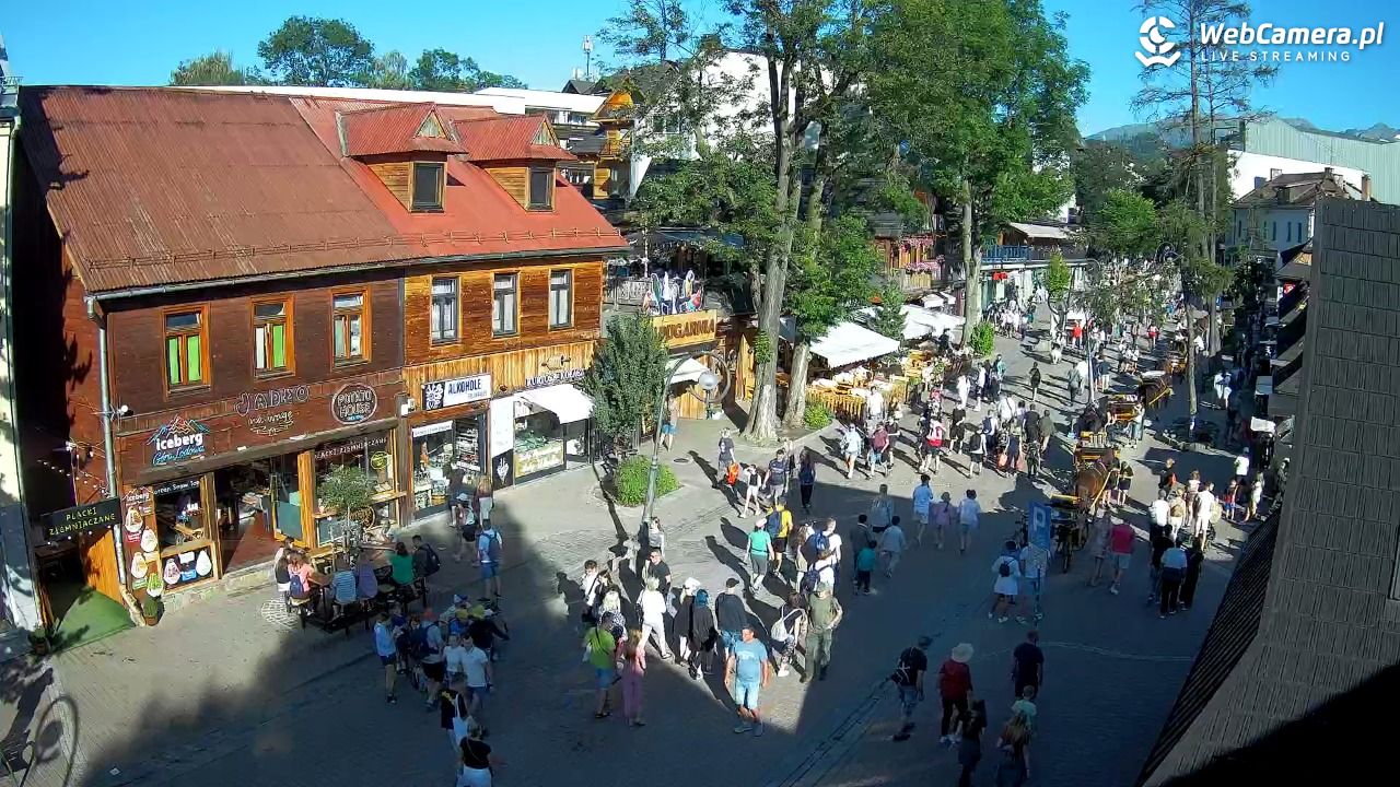 Krupówki Dolne - widok na deptak - 13 sierpień 2026, 17:38