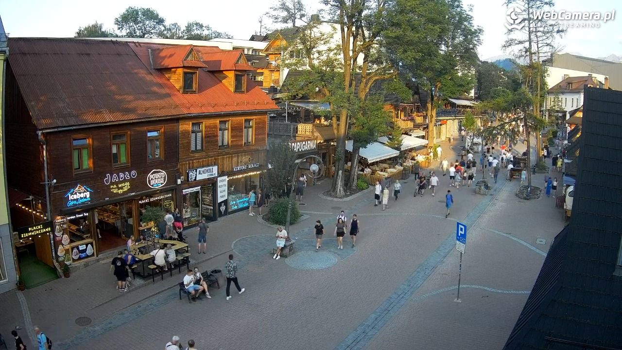 Krupówki Dolne - widok na deptak - 26 czerwiec 2026, 19:41