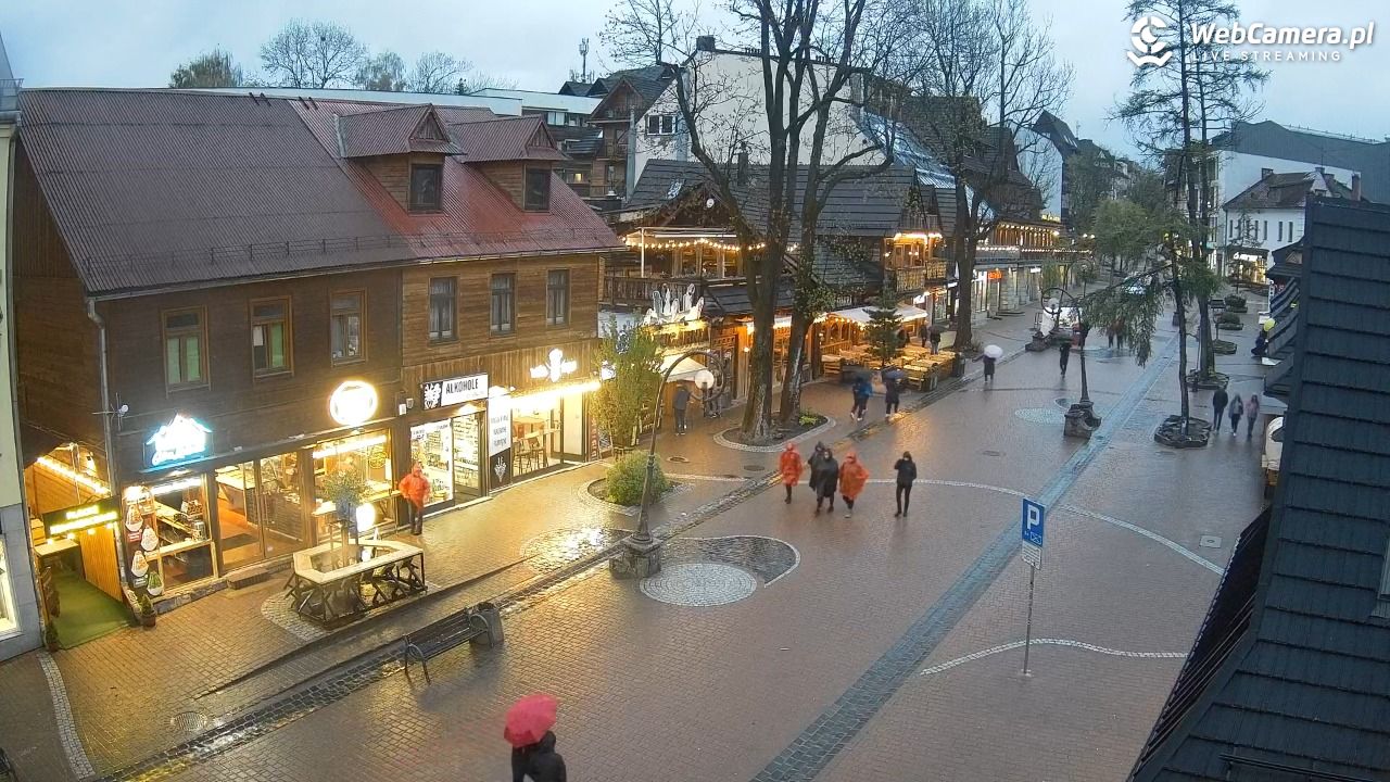 Krupówki Dolne - widok na deptak - 16 maj 2026, 19:58