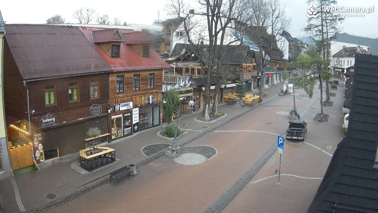 Krupówki Dolne - widok na deptak - 15 maj 2026, 06:06
