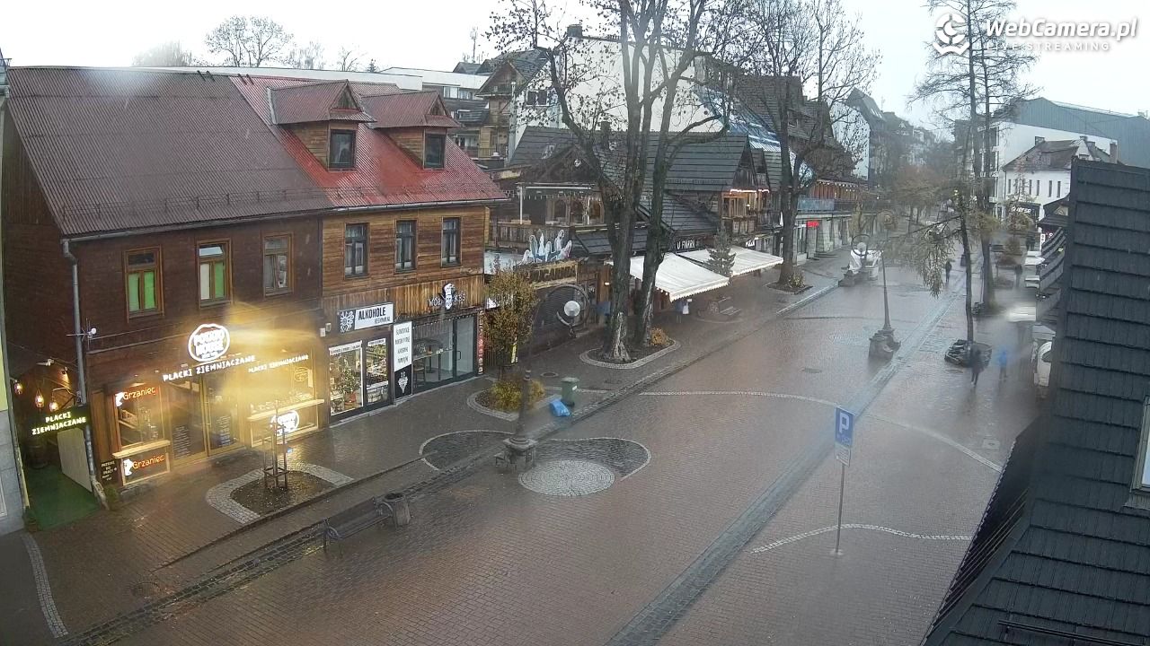 Krupówki Dolne - widok na deptak - 03 listopad 2025, 10:33