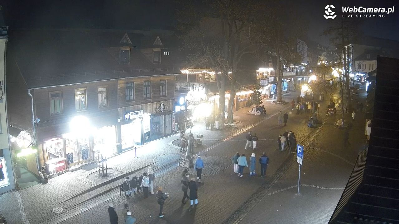 Krupówki Dolne - widok na deptak - 21 grudzień 2025, 21:10