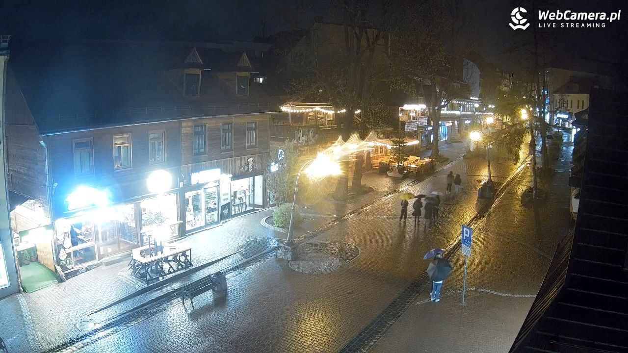 Krupówki Dolne - widok na deptak - 16 maj 2026, 22:11