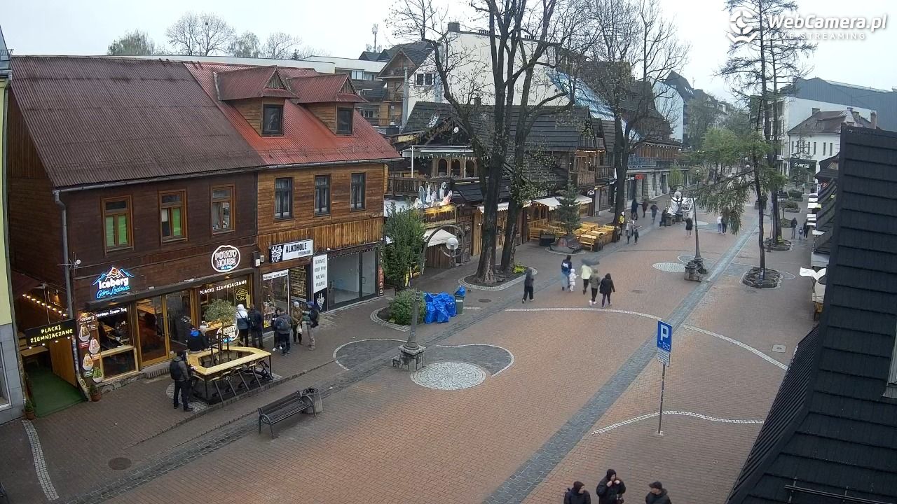 Krupówki Dolne - widok na deptak - 17 maj 2026, 15:45