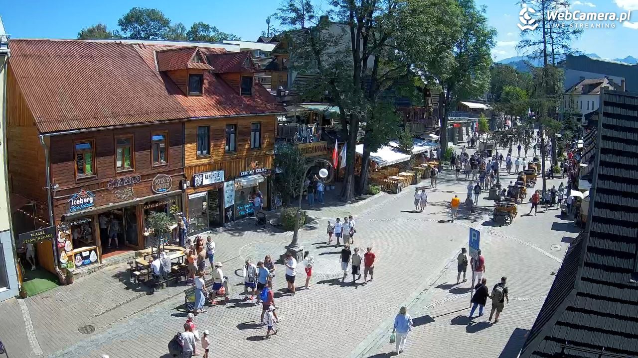 Krupówki Dolne - widok na deptak - 15 sierpień 2026, 12:32