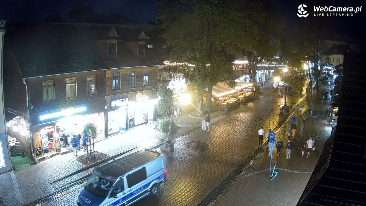 Krupówki Dolne - widok na deptak - 24 lipiec 2025, 21:06