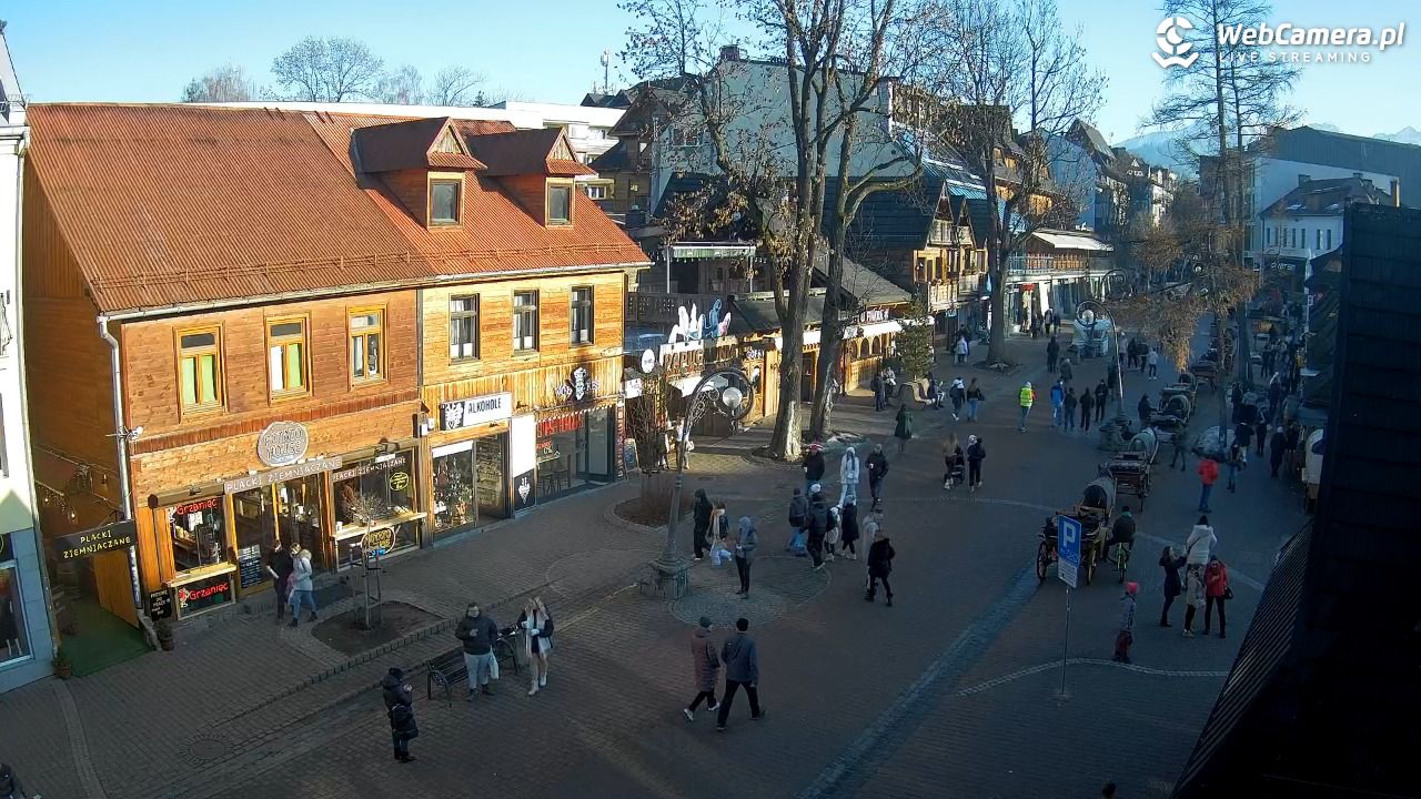 Krupówki Dolne - widok na deptak - 22 grudzień 2025, 13:23