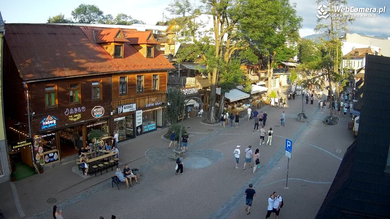 Krupówki Dolne - widok na deptak - 24 czerwiec 2026, 19:42