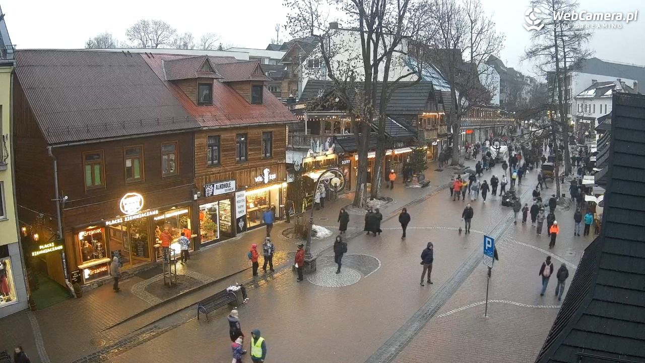 Krupówki Dolne - widok na deptak - 07 luty 2026, 15:33