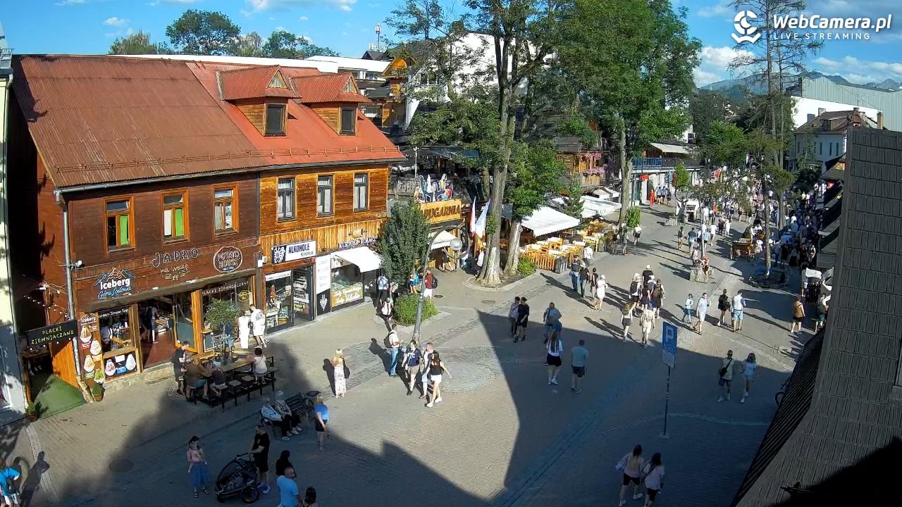 Krupówki Dolne - widok na deptak - 15 sierpień 2026, 17:27