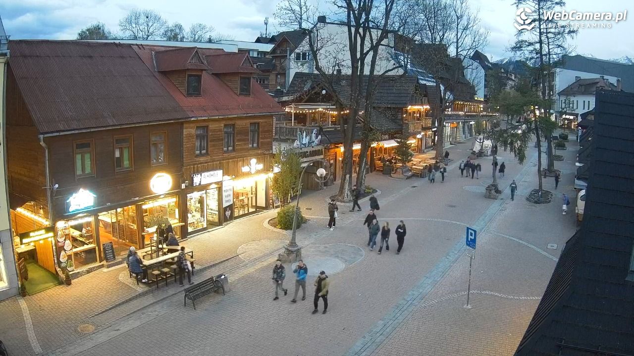 Krupówki Dolne - widok na deptak - 15 maj 2026, 20:09