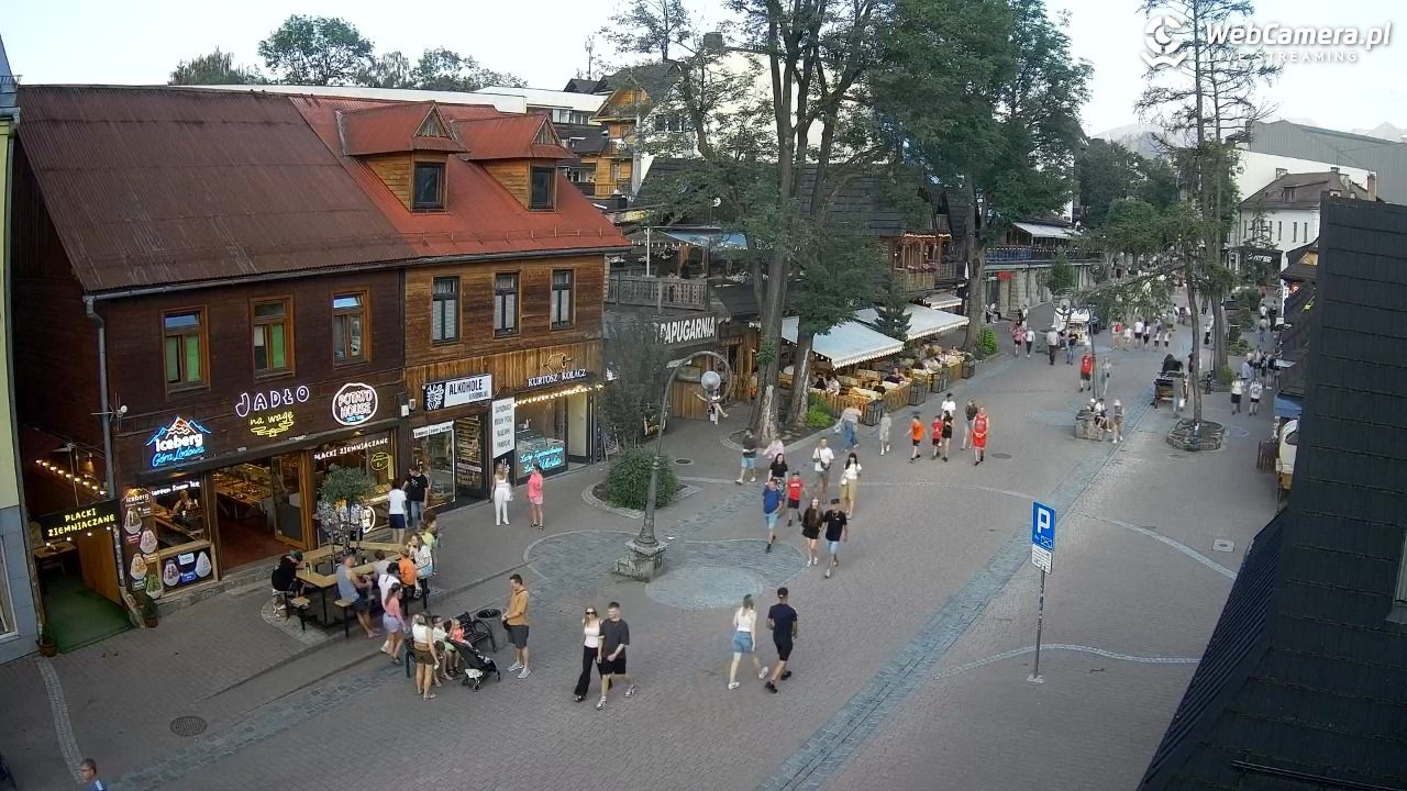 Krupówki Dolne - widok na deptak - 26 czerwiec 2026, 20:03
