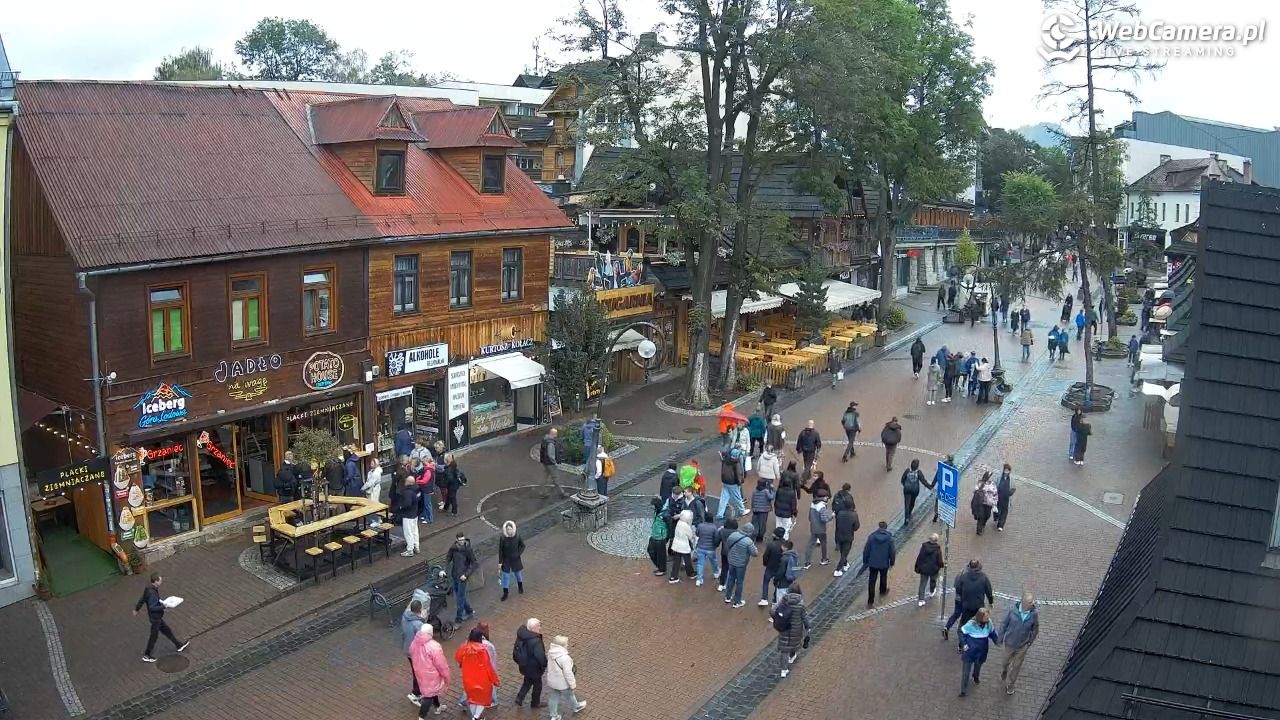 Krupówki Dolne - widok na deptak - 25 wresień 2026, 13:40
