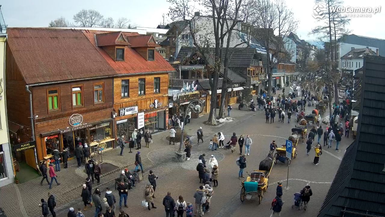 Krupówki Dolne - widok na deptak - 21 grudzień 2025, 13:15