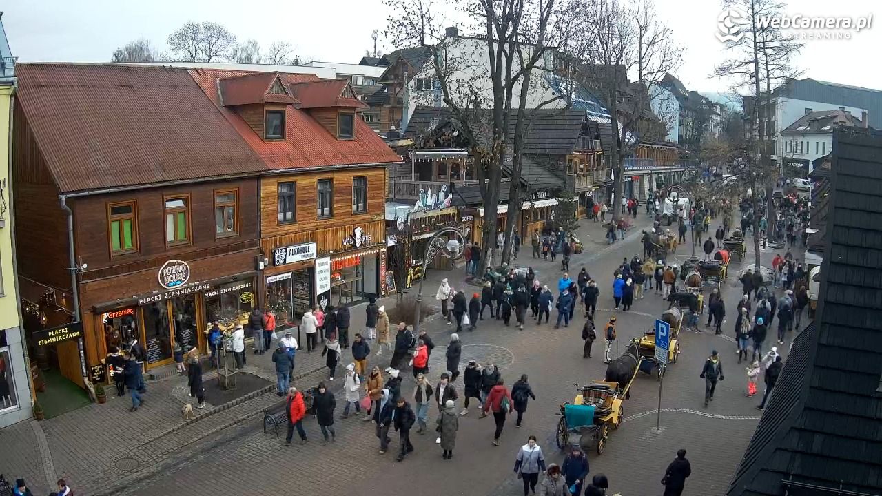 Krupówki Dolne - widok na deptak - 21 grudzień 2025, 13:24