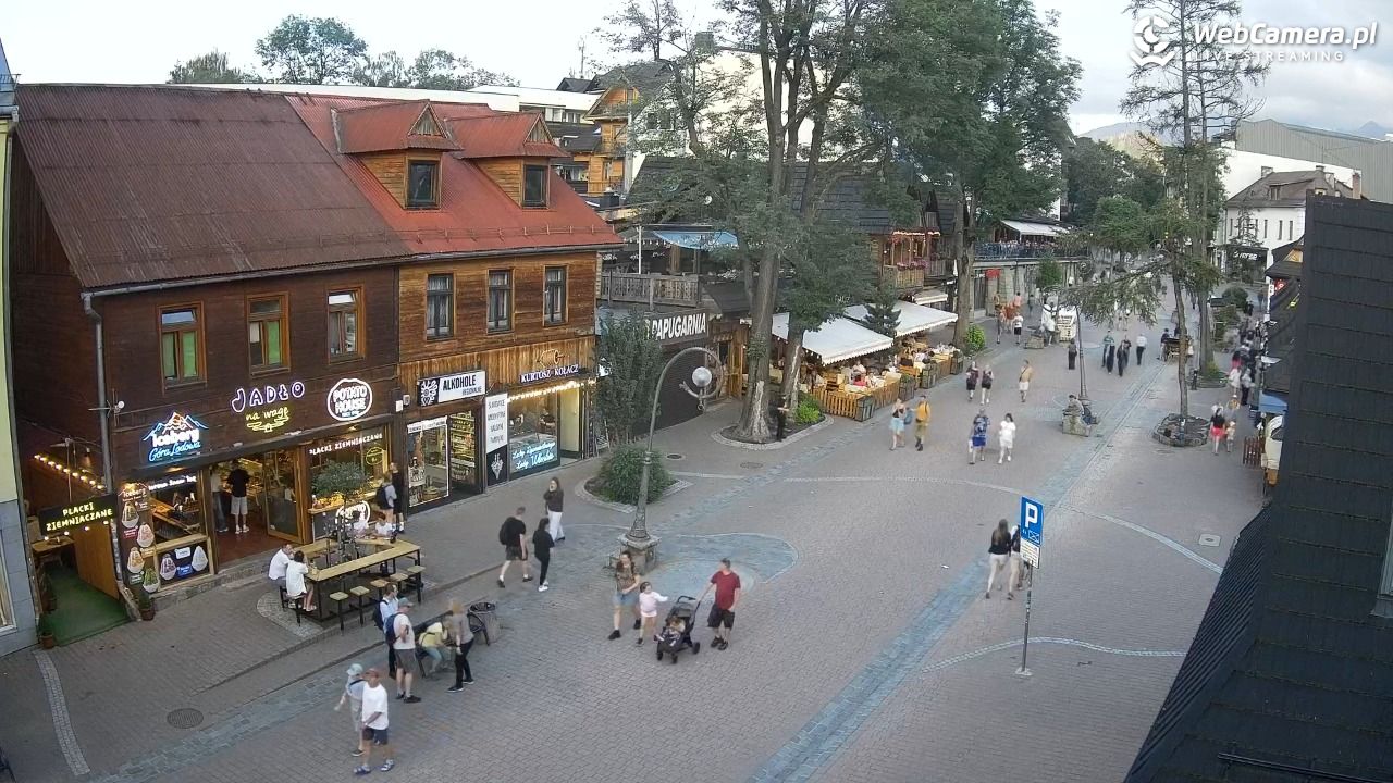 Krupówki Dolne - widok na deptak - 24 czerwiec 2026, 20:11
