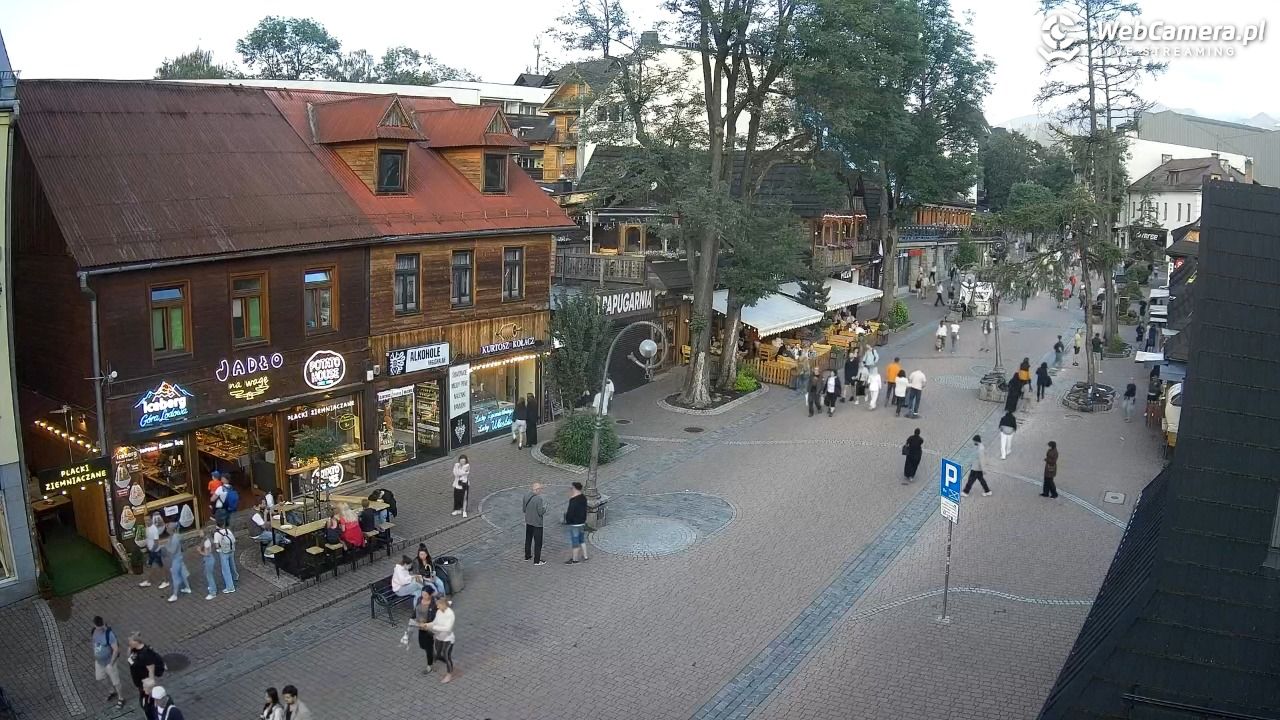 Krupówki Dolne - widok na deptak - 22 czerwiec 2026, 20:08