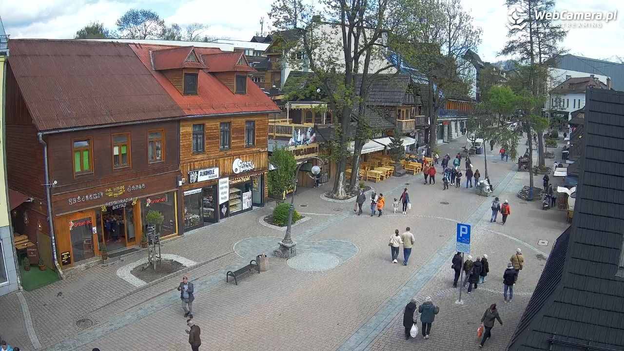 Krupówki Dolne - widok na deptak - 16 maj 2025, 15:28