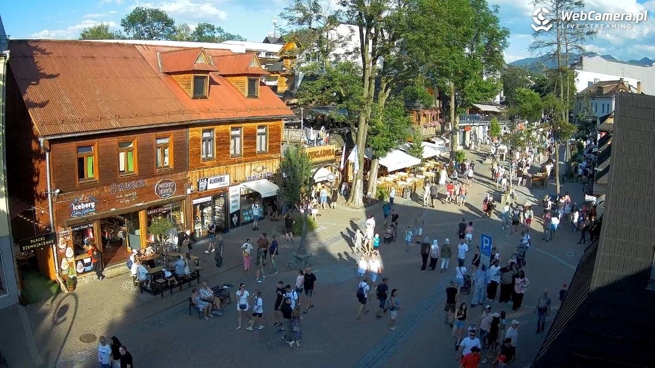 Krupówki Dolne - widok na deptak - 15 sierpień 2026, 18:06