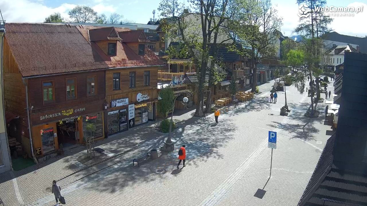 Krupówki Dolne - widok na deptak - 16 maj 2025, 10:31