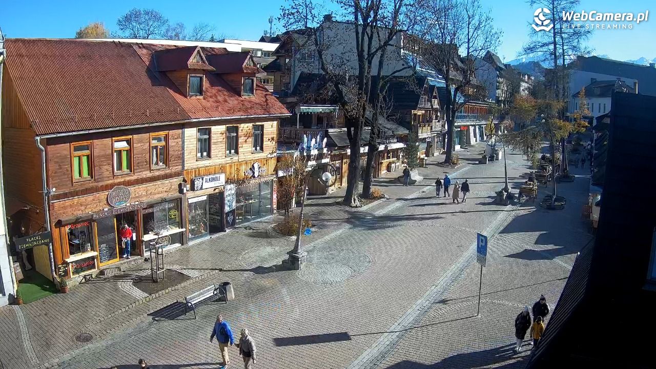 Krupówki Dolne - widok na deptak - 04 listopad 2025, 11:21