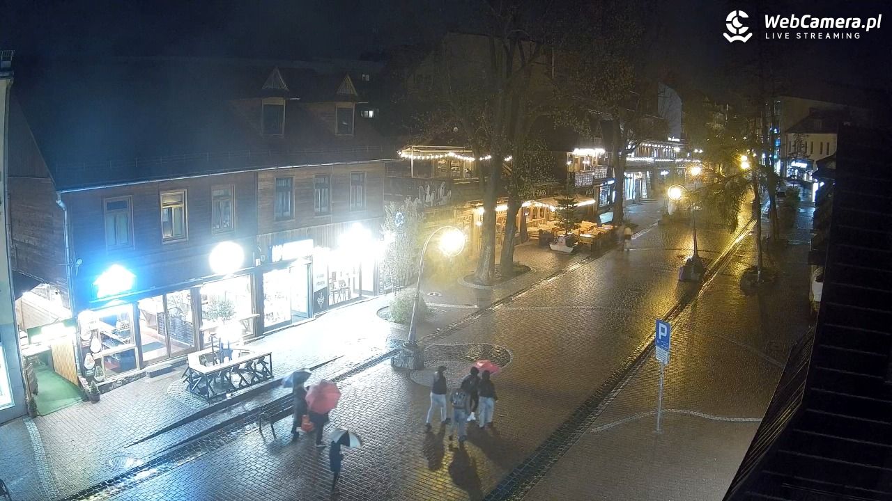 Krupówki Dolne - widok na deptak - 16 maj 2026, 21:28