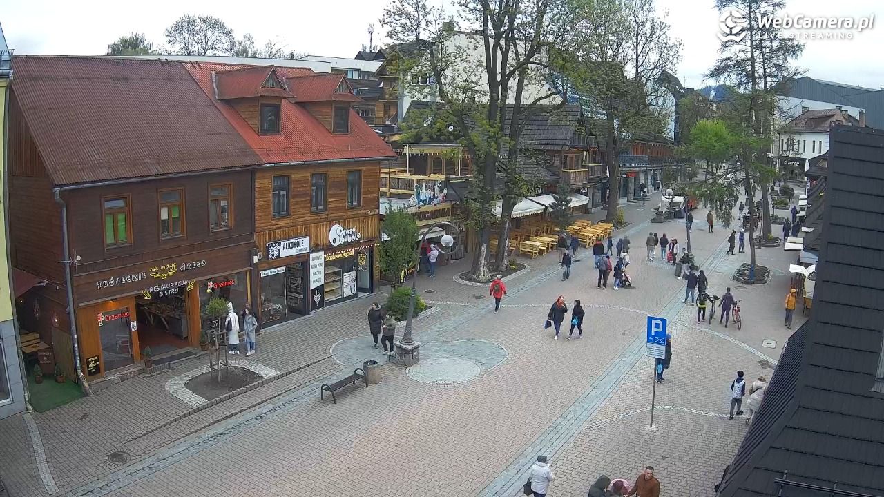 Krupówki Dolne - widok na deptak - 16 maj 2025, 12:21
