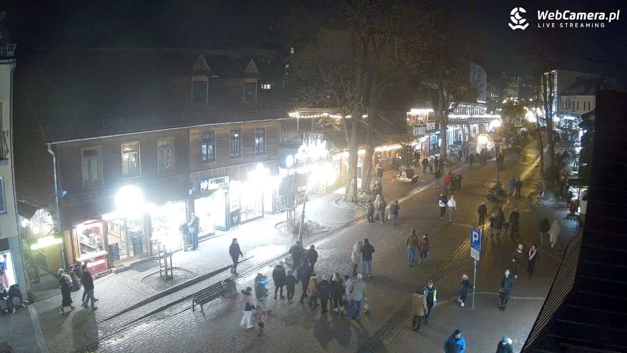 Krupówki Dolne - widok na deptak - 06 luty 2026, 20:29