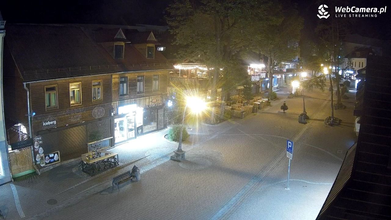 Krupówki Dolne - widok na deptak - 25 czerwiec 2026, 23:12