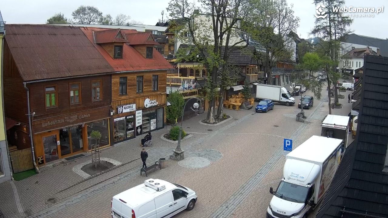 Krupówki Dolne - widok na deptak - 16 maj 2025, 09:16