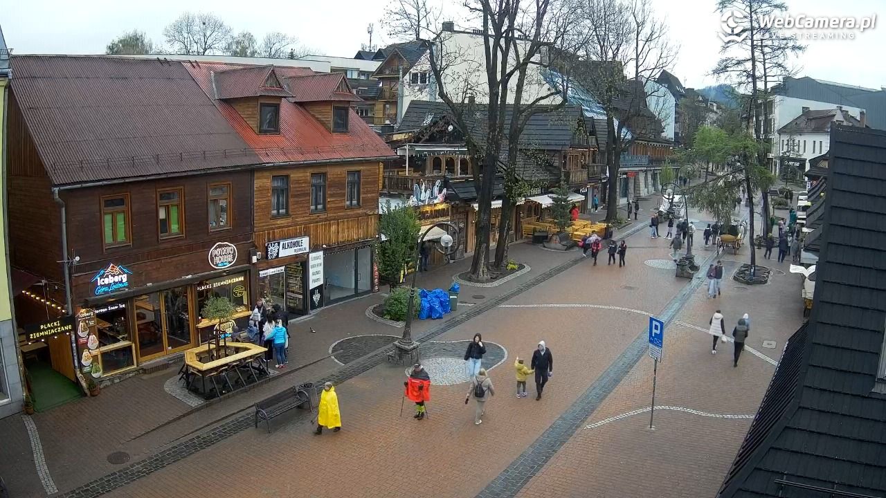 Krupówki Dolne - widok na deptak - 17 maj 2026, 12:59