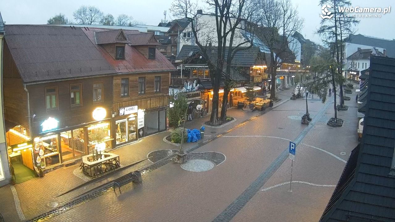 Krupówki Dolne - widok na deptak - 17 maj 2026, 20:03