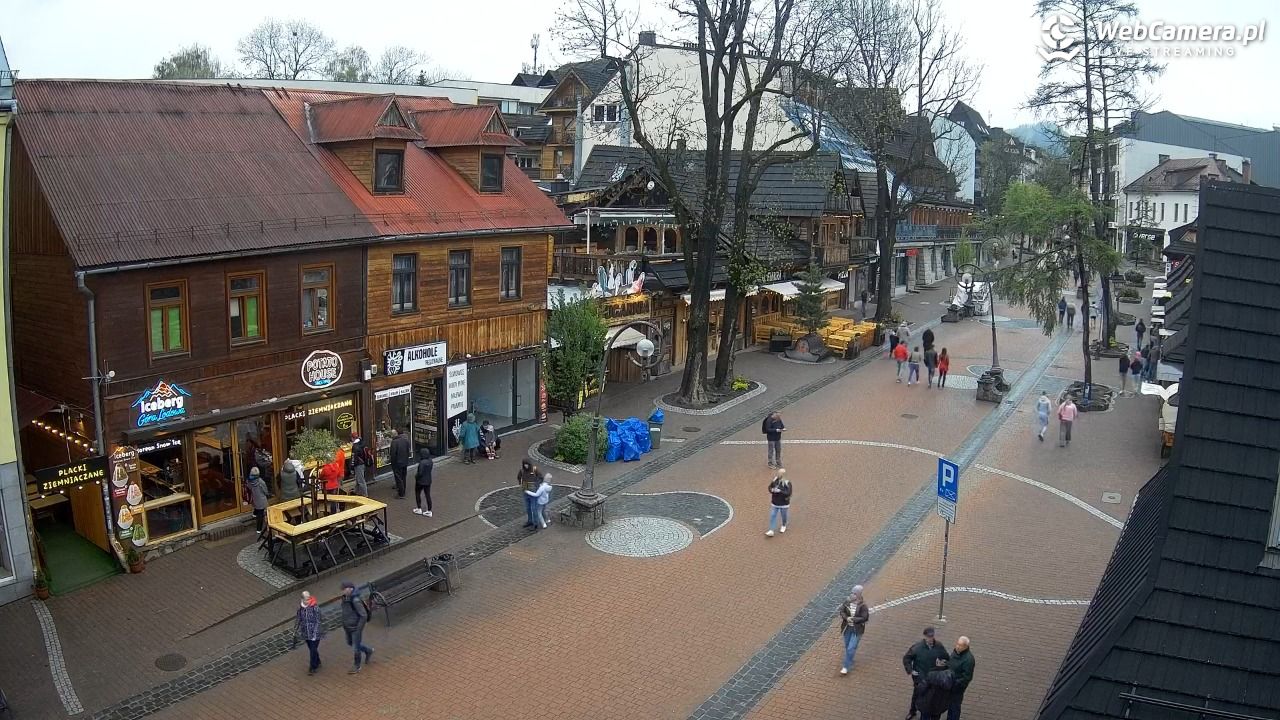 Krupówki Dolne - widok na deptak - 17 maj 2026, 13:33