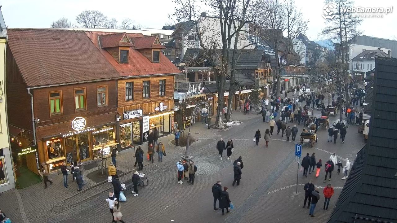 Krupówki Dolne - widok na deptak - 21 grudzień 2025, 15:14